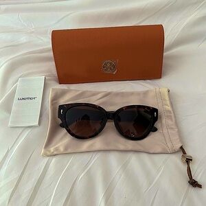 NEW! Tory Burch Tortoise Sunglasses with Leather Case Pouch